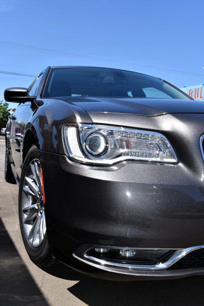 2017 Chrysler 300 Limited