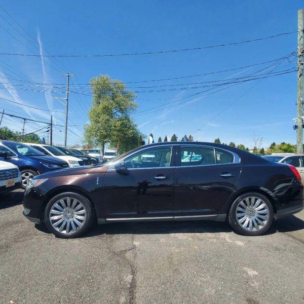 2013 Lincoln MKS Base