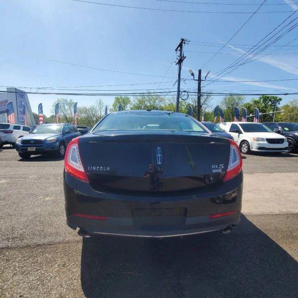 2013 Lincoln MKS Base