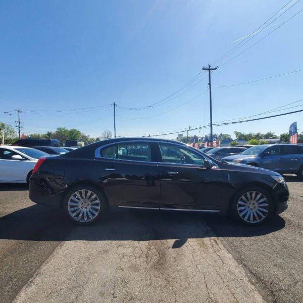 2013 Lincoln MKS Base