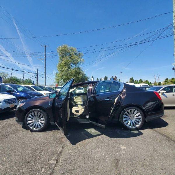 2013 Lincoln MKS Base
