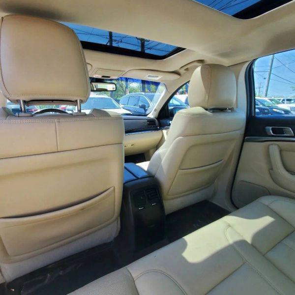 2013 Lincoln MKS Base