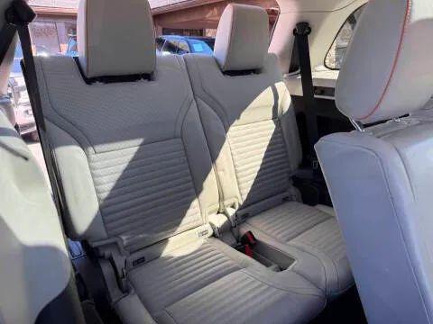 2017 Land Rover Discovery HSE LUXURY