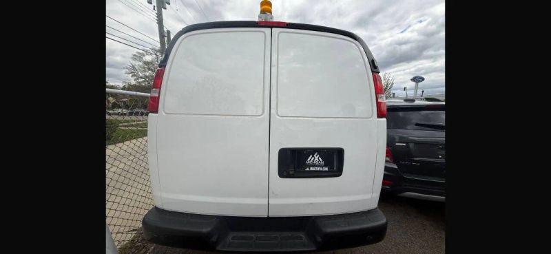 2022 Chevrolet Express Cargo Van RWD 2500 Regular Wheelbase WT