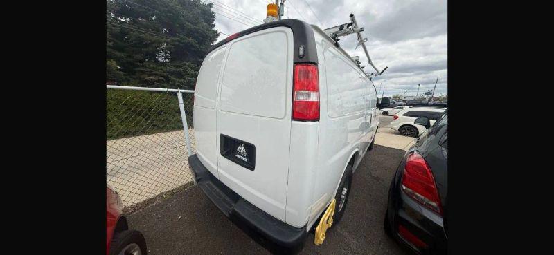 2022 Chevrolet Express Cargo Van RWD 2500 Regular Wheelbase WT
