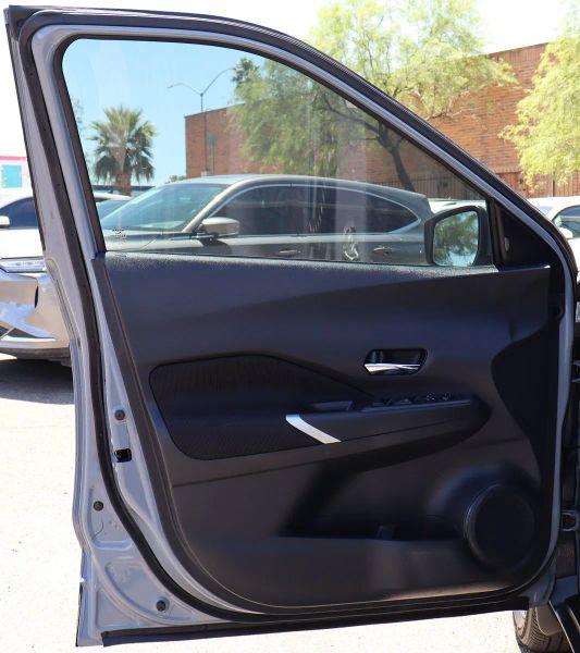 2023 Nissan Kicks SV Xtronic CVT