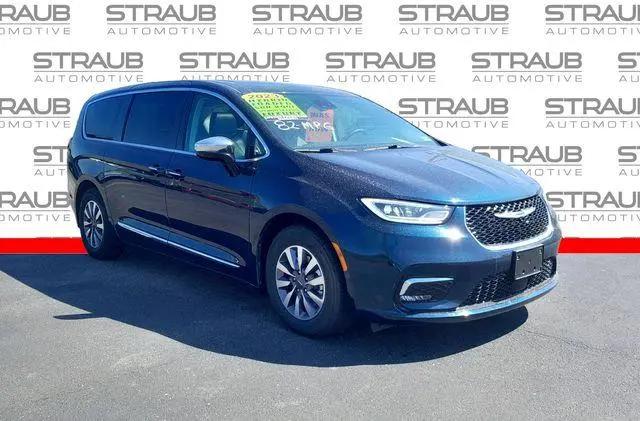 2023 Chrysler Pacifica Hybrid Limited for sale in Glen Dale, WV