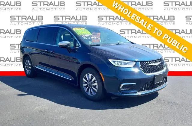 2023 Chrysler Pacifica Hybrid Limited for sale in Glen Dale, WV
