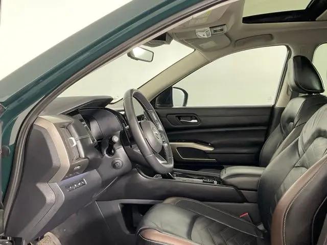 2023 Nissan Pathfinder Platinum 4WD