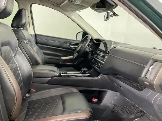 2023 Nissan Pathfinder Platinum 4WD