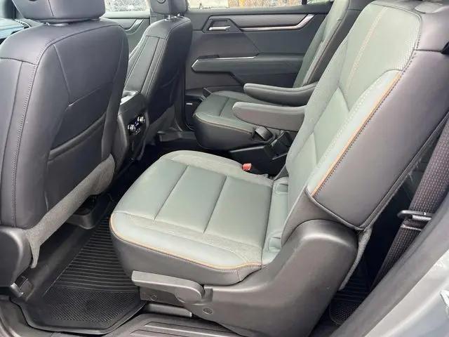 2024 GMC Acadia AWD AT4