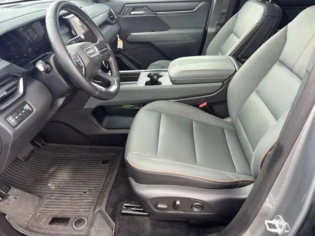2024 GMC Acadia AWD AT4