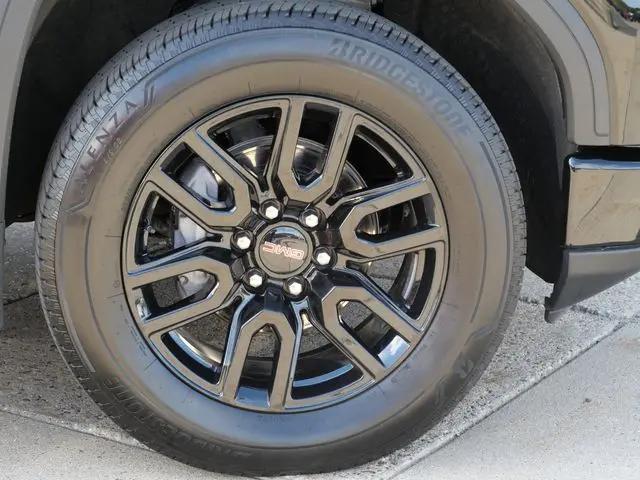 2025 GMC Sierra 1500 4WD Crew Cab Short Box Elevation with 3VL