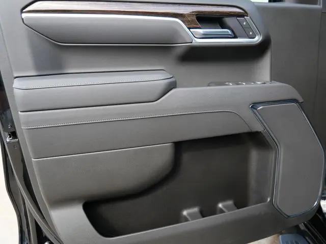 2025 GMC Sierra 1500 4WD Crew Cab Short Box Elevation with 3VL