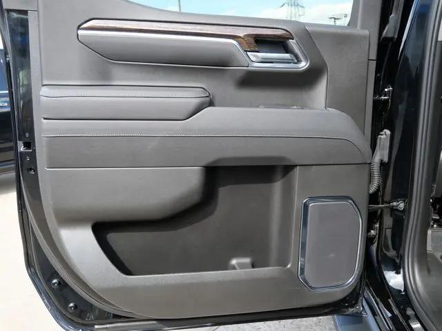 2025 GMC Sierra 1500 4WD Crew Cab Short Box Elevation with 3VL