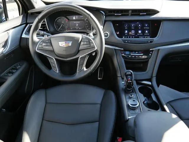 2025 Cadillac XT5 AWD Sport