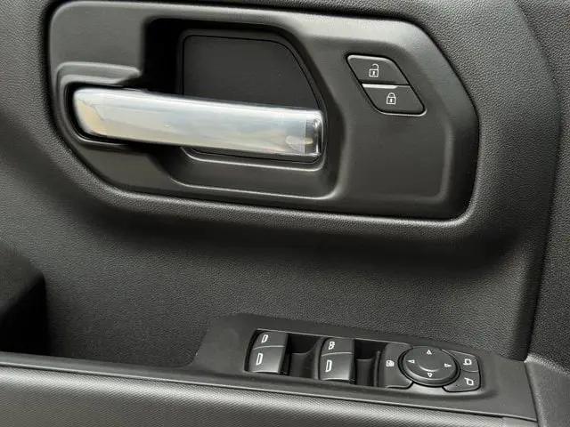 2026 Chevrolet Silverado 1500 4WD Crew Cab Short Bed Custom Trail Boss