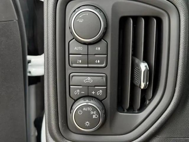 2026 Chevrolet Silverado 1500 4WD Crew Cab Short Bed Custom Trail Boss