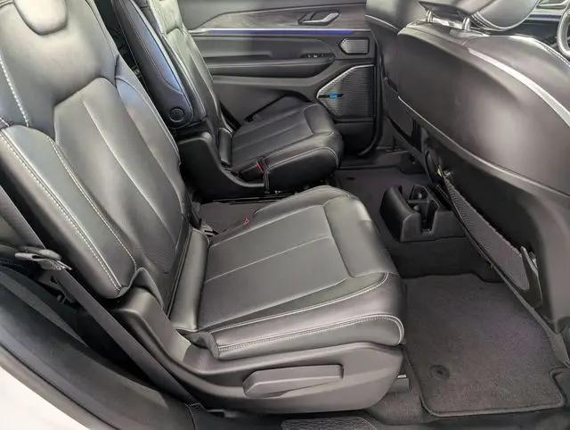 2023 Jeep Grand Cherokee L Overland 4x4