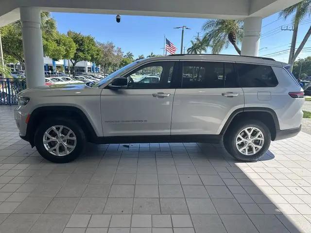 2023 Jeep Grand Cherokee L Limited 4x2