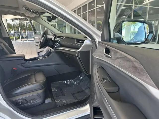 2023 Jeep Grand Cherokee L Limited 4x2