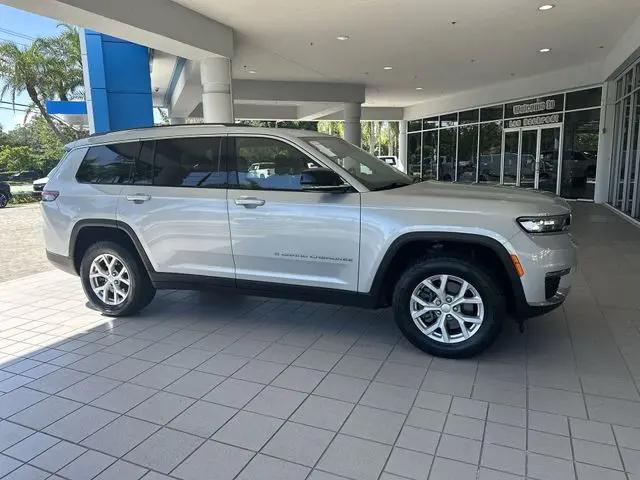 2023 Jeep Grand Cherokee L Limited 4x2