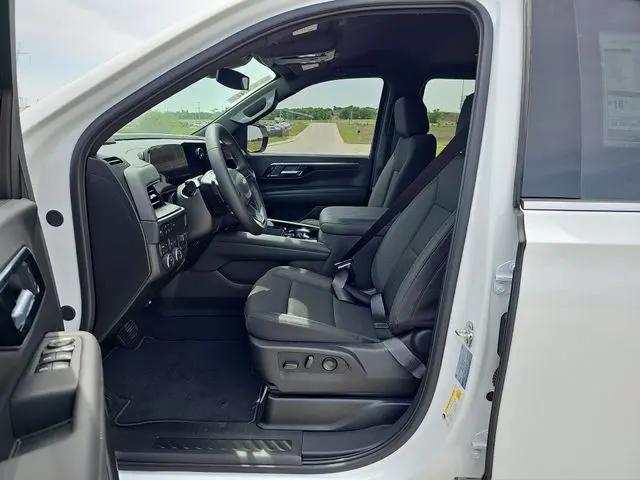 2026 Chevrolet Suburban LS, 4WD