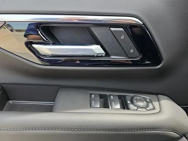 2026 Chevrolet Suburban LS, 4WD