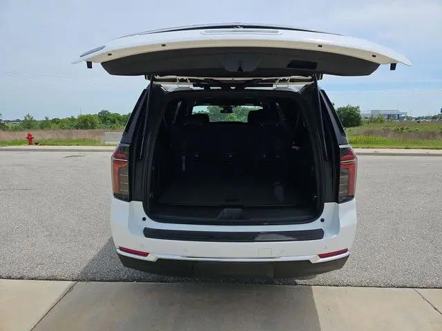 2026 Chevrolet Suburban LS, 4WD