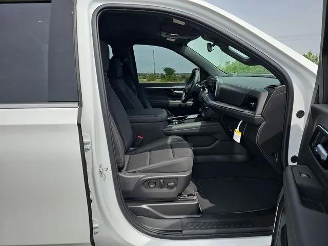2026 Chevrolet Suburban LS, 4WD