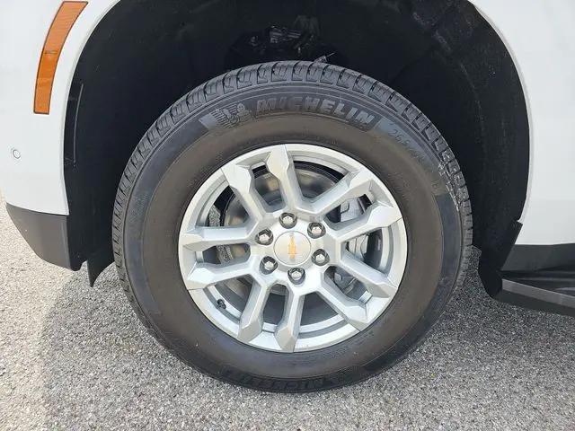 2026 Chevrolet Suburban LS, 4WD