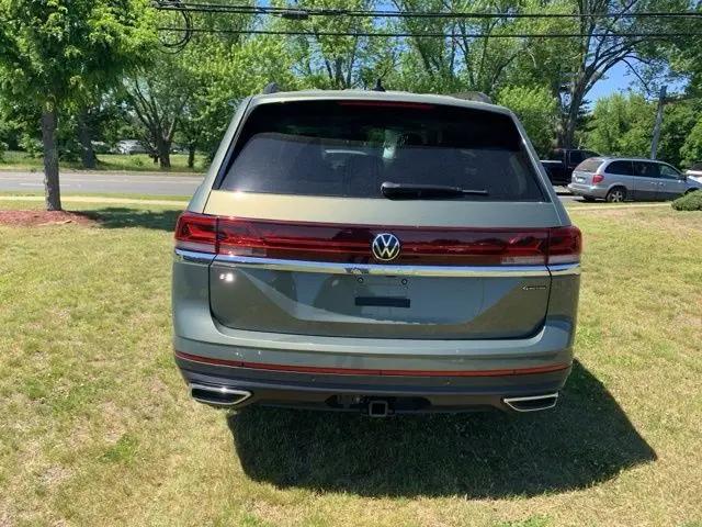2026 Volkswagen Atlas SE with Technology