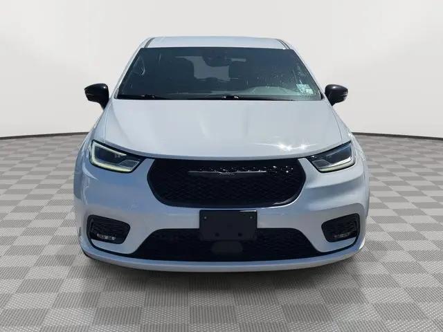 2024 Chrysler Pacifica Hybrid S Appearance Pkg