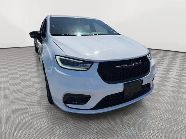 2024 Chrysler Pacifica Hybrid S Appearance Pkg