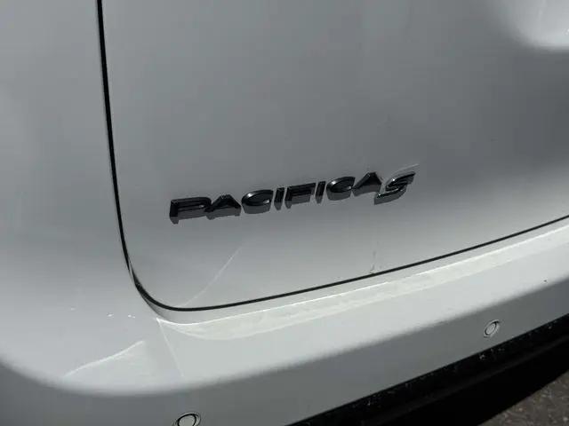 2024 Chrysler Pacifica Hybrid S Appearance Pkg