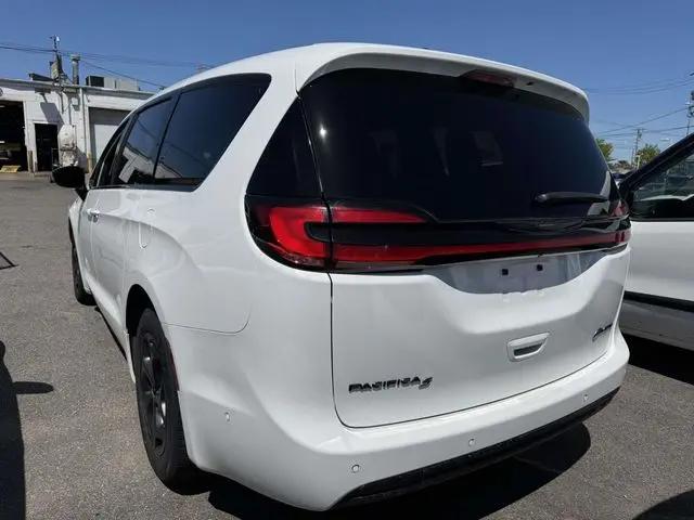 2024 Chrysler Pacifica Hybrid S Appearance Pkg