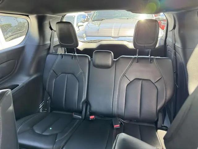 2024 Chrysler Pacifica Hybrid S Appearance Pkg
