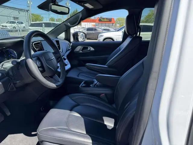 2024 Chrysler Pacifica Hybrid S Appearance Pkg