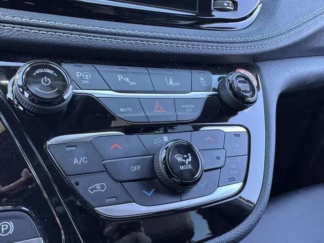 2024 Chrysler Pacifica Hybrid S Appearance Pkg