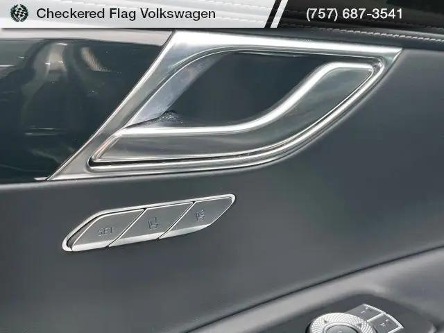 2025 Genesis GV80 2.5T Standard AWD