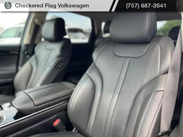 2025 Genesis GV80 2.5T Standard AWD