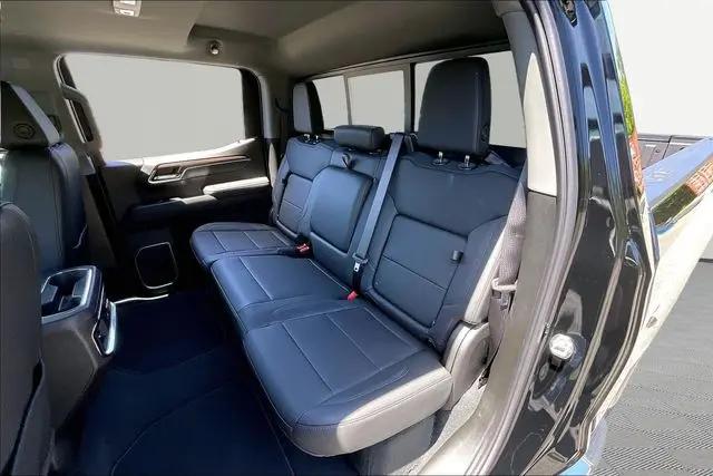 2026 GMC Sierra 1500 Crew Cab, Standard Bed, SLT, 4WD