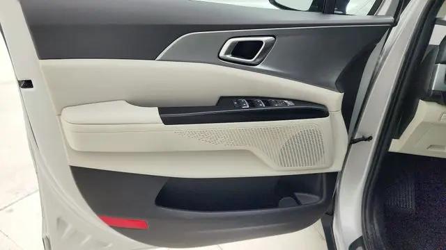 2023 Kia Carnival MPV LX Seat Package