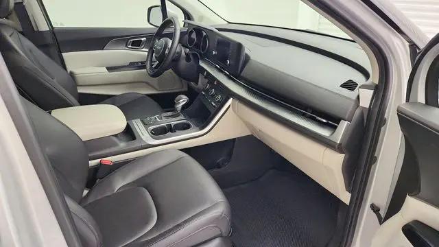 2023 Kia Carnival MPV LX Seat Package