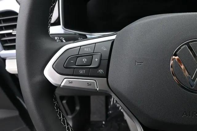 2026 Volkswagen Taos SE