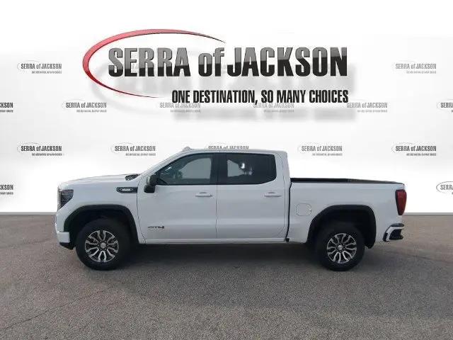 2023 GMC Sierra 1500 4WD Crew Cab Short Box AT4