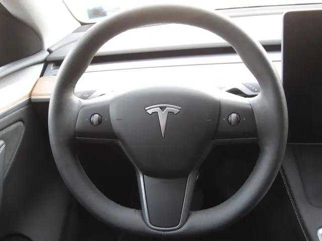 2024 Tesla Model Y Long Range Dual Motor All-Wheel Drive