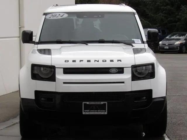 2024 Land Rover Defender 130 P400 X-Dynamic SE