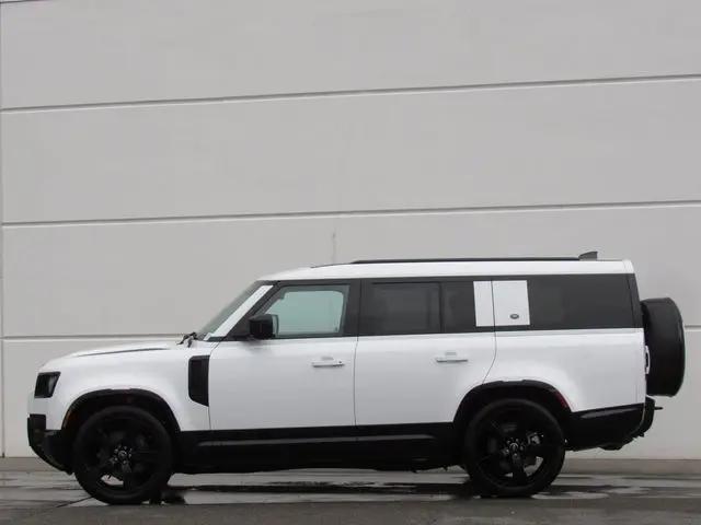 2024 Land Rover Defender 130 P400 X-Dynamic SE