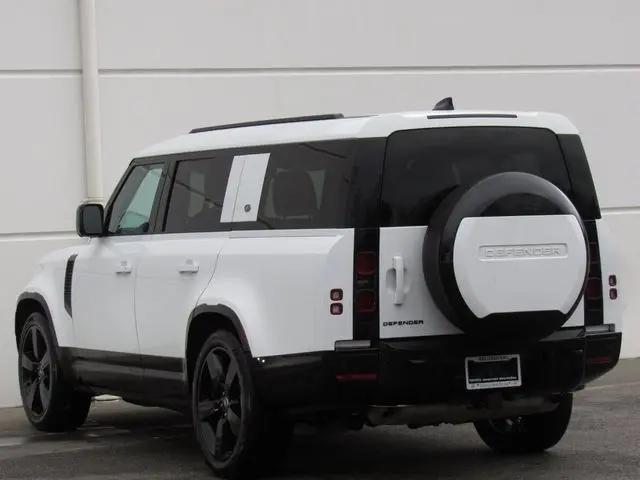 2024 Land Rover Defender 130 P400 X-Dynamic SE